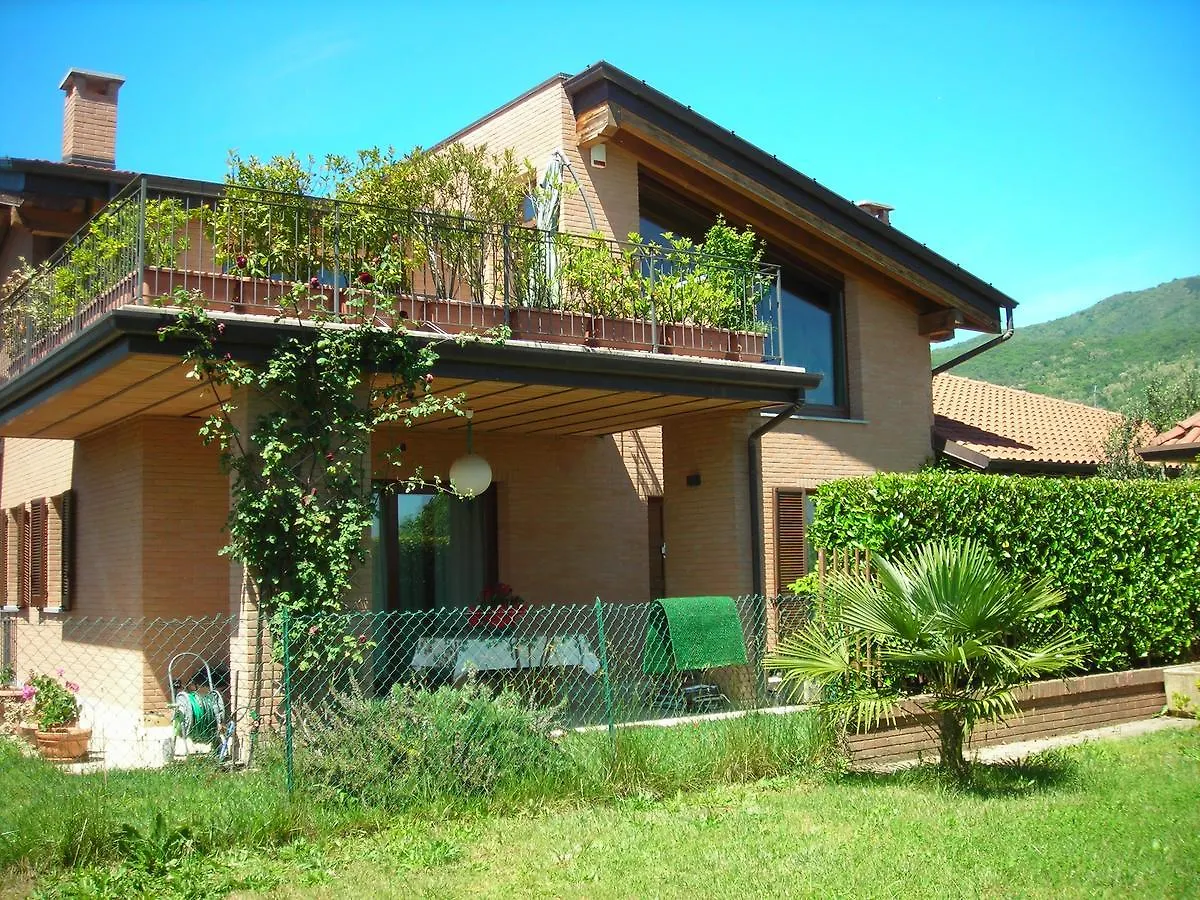 Bed and Breakfast La Folaga à Gavirate Couette-café